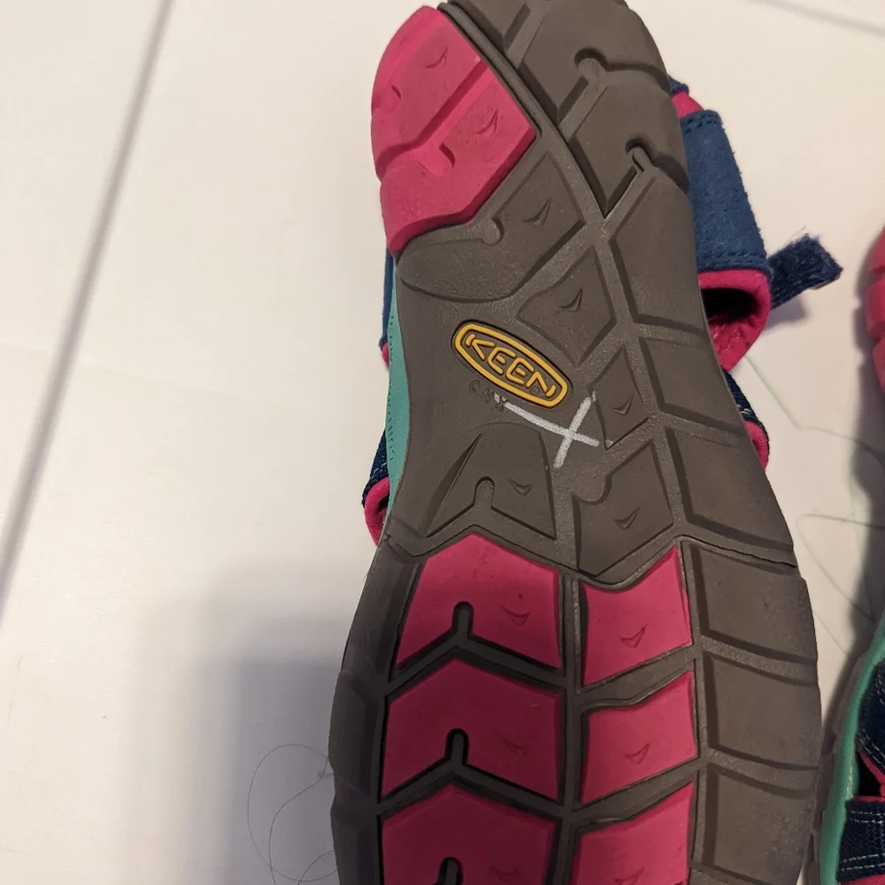 Keen water shoes - Picture 2 of 9